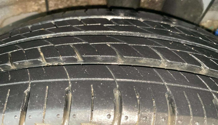 2019 Hyundai Grand i10 SPORTZ AT 1.2 KAPPA VTVT, Petrol, Automatic, 43,949 km, Left Rear Tyre Tread