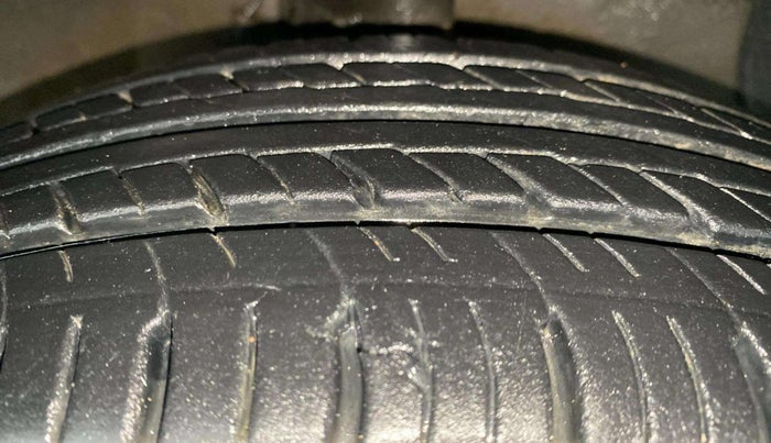 2019 Hyundai Grand i10 SPORTZ AT 1.2 KAPPA VTVT, Petrol, Automatic, 43,949 km, Right Front Tyre Tread