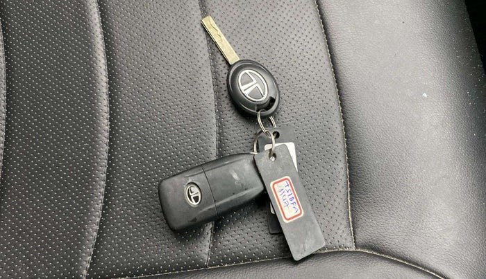 2021 Tata Tiago XZA PETROL, Petrol, Automatic, 30,674 km, Key Close Up