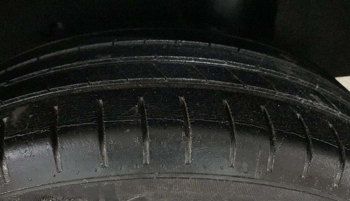 2017 Maruti Baleno ZETA PETROL 1.2, Petrol, Manual, 71,335 km, Left Rear Tyre Tread