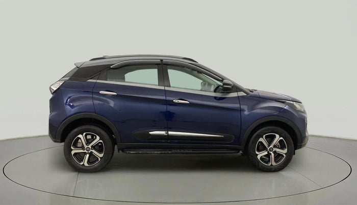 2022 Tata NEXON XZA PLUS (PREMIUM) DIESEL DUAL TONE, Diesel, Automatic, 32,133 km, Right Side View