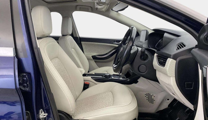 2022 Tata NEXON XZA PLUS (PREMIUM) DIESEL DUAL TONE, Diesel, Automatic, 32,133 km, Right Side Front Door Cabin