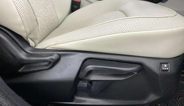 2022 Tata NEXON XZA PLUS (PREMIUM) DIESEL DUAL TONE, Diesel, Automatic, 32,133 km, Driver Side Adjustment Panel