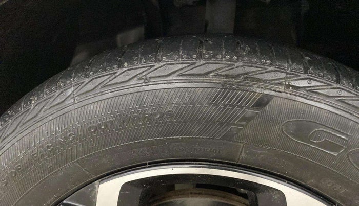 2022 Tata NEXON XZA PLUS (PREMIUM) DIESEL DUAL TONE, Diesel, Automatic, 32,133 km, Left Front Tyre Tread