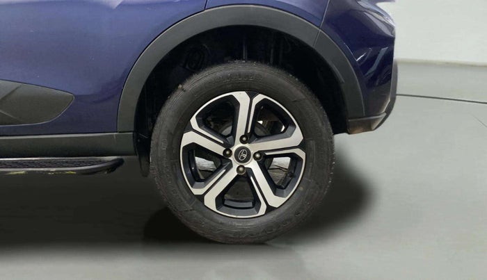 2022 Tata NEXON XZA PLUS (PREMIUM) DIESEL DUAL TONE, Diesel, Automatic, 32,133 km, Left Rear Wheel
