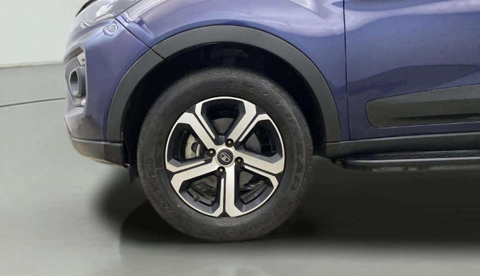 2022 Tata NEXON XZA PLUS (PREMIUM) DIESEL DUAL TONE, Diesel, Automatic, 32,133 km, Left Front Wheel
