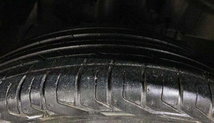 2020 Tata NEXON XZ PETROL, Petrol, Manual, 18,290 km, Right Front Tyre Tread