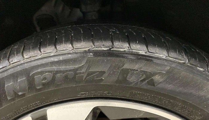 2021 Hyundai NEW I20 ASTA 1.2 AT, Petrol, Automatic, 33,487 km, Left Front Tyre Tread