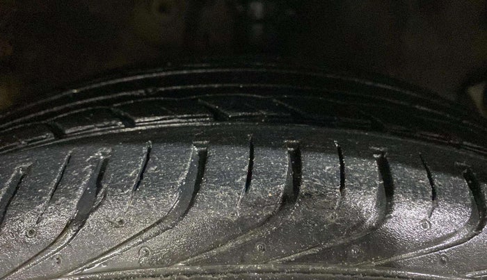 2012 Hyundai i20 MAGNA 1.2, Petrol, Manual, 29,500 km, Right Front Tyre Tread