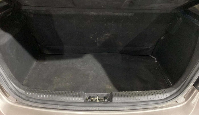 2012 Hyundai i20 MAGNA 1.2, Petrol, Manual, 29,500 km, Boot Inside
