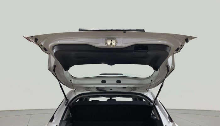 2022 Maruti BREZZA VXI AT SMART HYBRID, Petrol, Automatic, 39,756 km, Boot Door Open