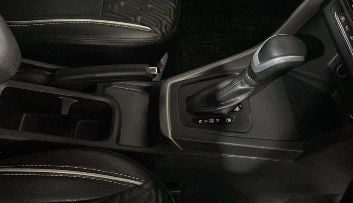 2022 Maruti BREZZA VXI AT SMART HYBRID, Petrol, Automatic, 39,756 km, Gear Lever