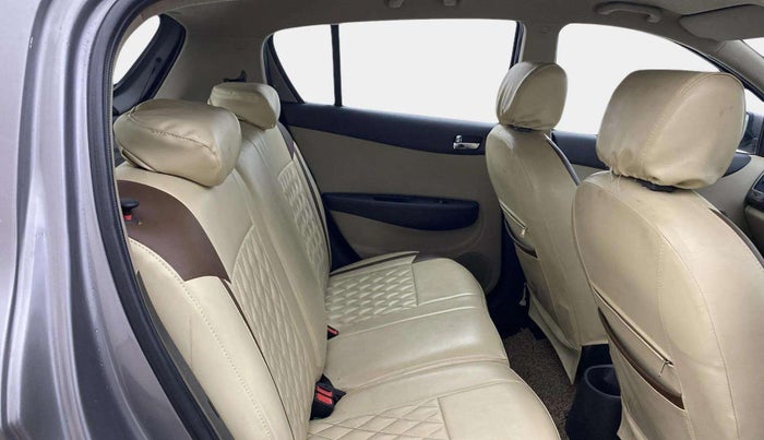 2013 Hyundai i20 SPORTZ 1.2, Petrol, Manual, 55,731 km, Right Side Rear Door Cabin