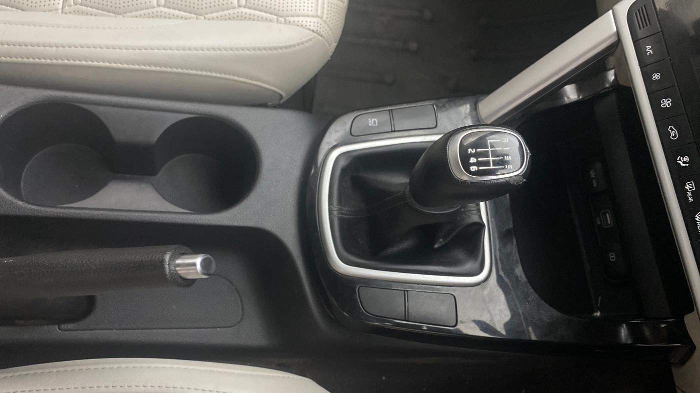 2020 KIA SELTOS HTX 1.5 PETROL, Petrol, Manual, 62,584 km, Gear Lever