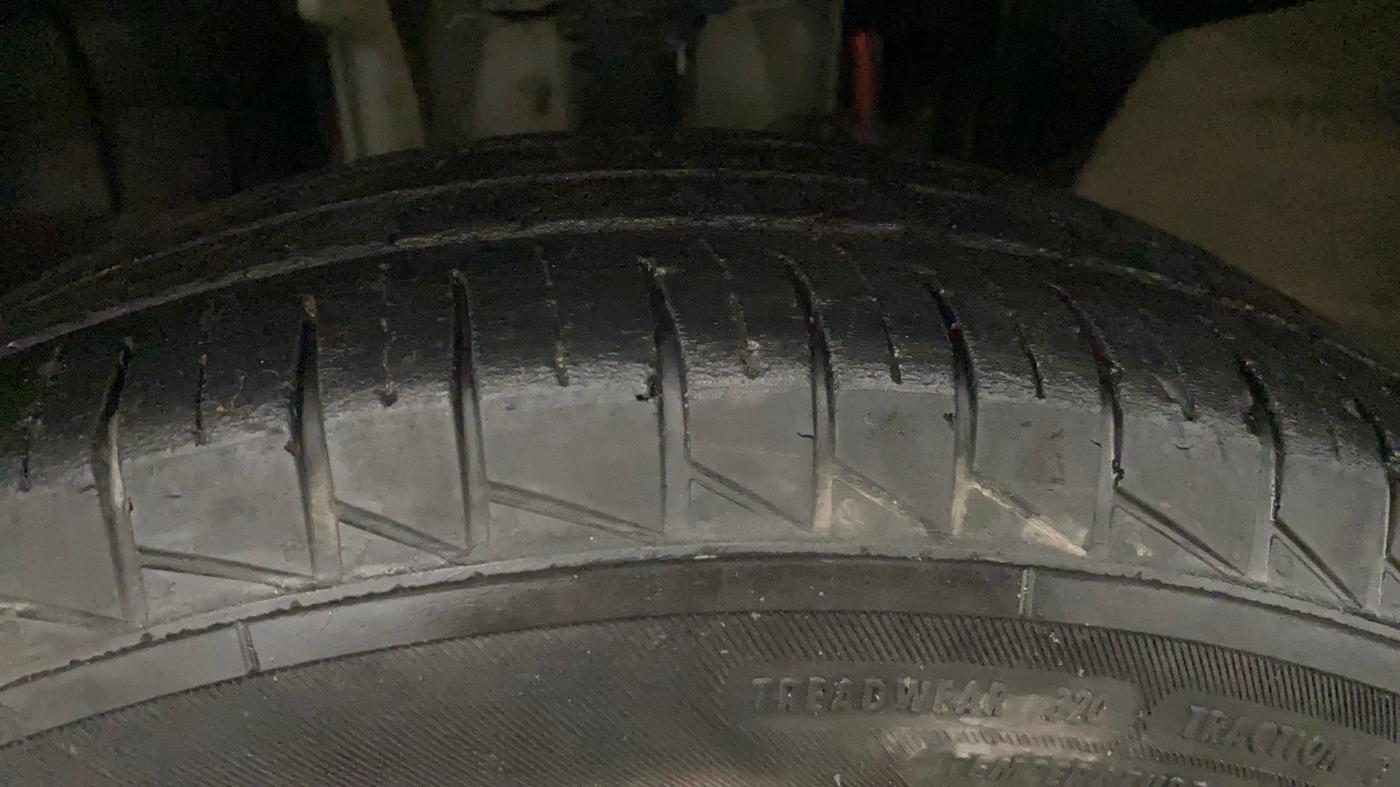 2024 Renault TRIBER RXT, Petrol, Manual, 69,702 km, Left Front Tyre Tread