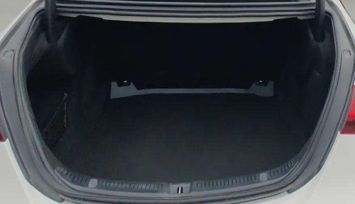 2018 Mercedes Benz E Class E 220 D, Diesel, Automatic, 45,029 km, Boot Inside