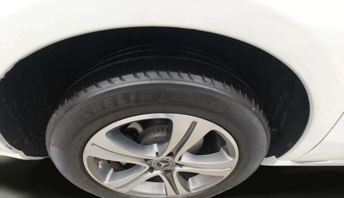 2018 Mercedes Benz E Class E 220 D, Diesel, Automatic, 45,029 km, Right Rear Tyre Tread