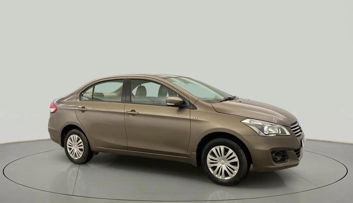 2015 Maruti Ciaz VXI, Petrol, Manual, 30,559 km, Right Front Diagonal