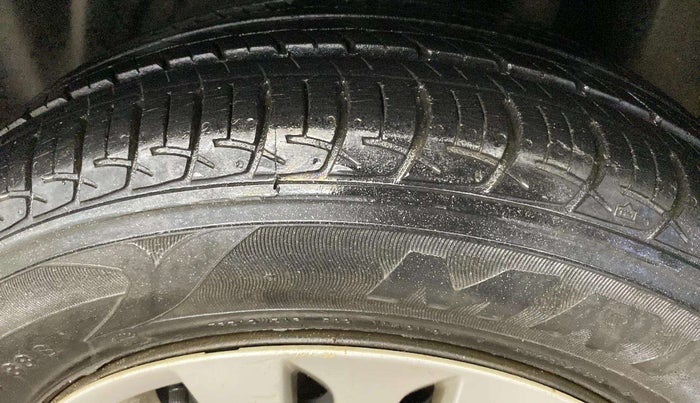 2015 Maruti Ciaz VXI, Petrol, Manual, 30,559 km, Right Rear Tyre Tread