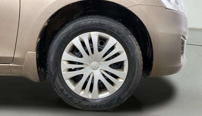 2015 Maruti Ciaz VXI, Petrol, Manual, 30,559 km, Right Front Wheel