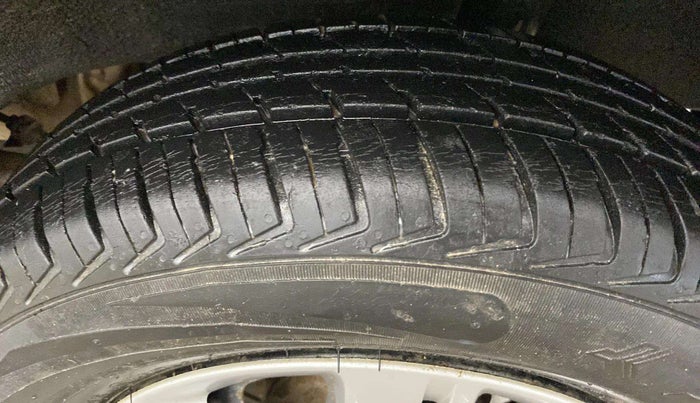 2017 Datsun Redi Go T (O), Petrol, Manual, 21,919 km, Right Rear Tyre Tread