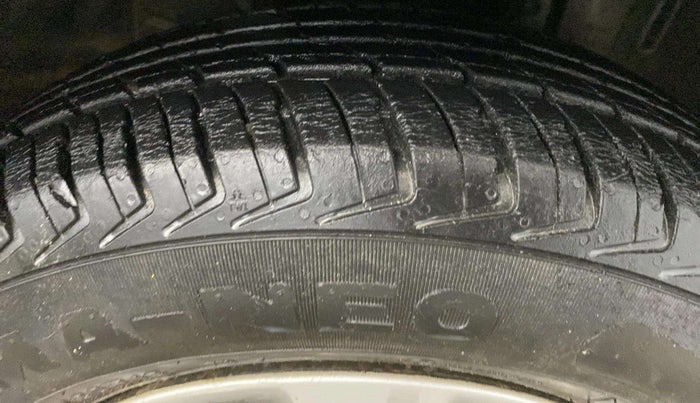 2017 Datsun Redi Go T (O), Petrol, Manual, 21,919 km, Right Front Tyre Tread