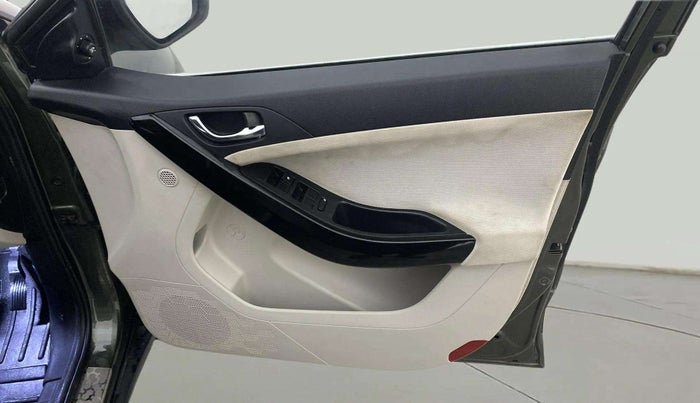 2022 Tata NEXON XZ PLUS (O) PETROL, Petrol, Manual, 35,000 km, Driver Side Door Panels Control