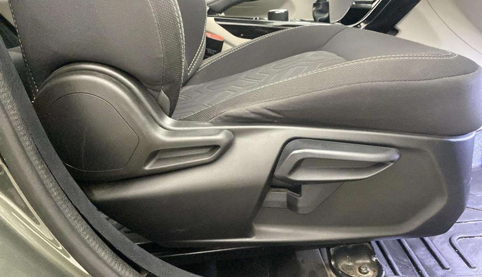 2022 Tata NEXON XZ PLUS (O) PETROL, Petrol, Manual, 35,000 km, Driver Side Adjustment Panel