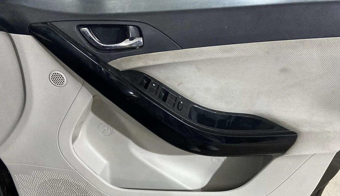 2021 Tata NEXON XZA PLUS SUNROOF PETROL, Petrol, Automatic, 87,756 km, Driver Side Door Panels Control