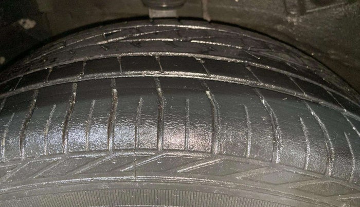 2021 Tata NEXON XZA PLUS SUNROOF PETROL, Petrol, Automatic, 87,756 km, Right Rear Tyre Tread
