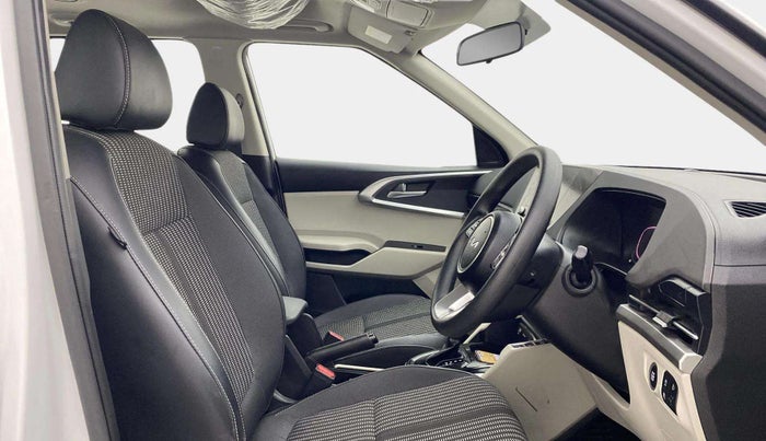 2024 KIA CARENS Prestige Plus (O) 1.5 Turbo DCT 7 STR, Petrol, Automatic, 2,445 km, Right Side Front Door Cabin