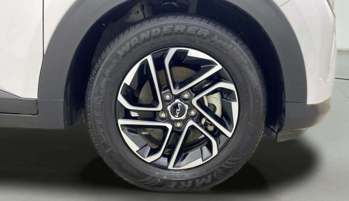 2024 KIA CARENS Prestige Plus (O) 1.5 Turbo DCT 7 STR, Petrol, Automatic, 2,445 km, Right Front Wheel