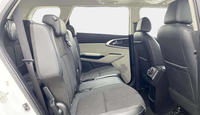 2024 KIA CARENS Prestige Plus (O) 1.5 Turbo DCT 7 STR, Petrol, Automatic, 2,445 km, Right Side Rear Door Cabin