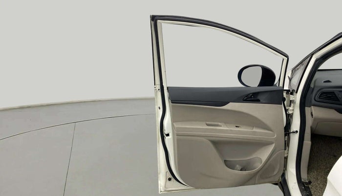 2023 Mahindra MARAZZO M2 8 STR, Diesel, Manual, 53,105 km, LHS Front Door