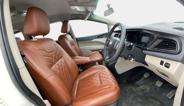 2023 Mahindra MARAZZO M2 8 STR, Diesel, Manual, 53,105 km, Right Side Front Door Cabin