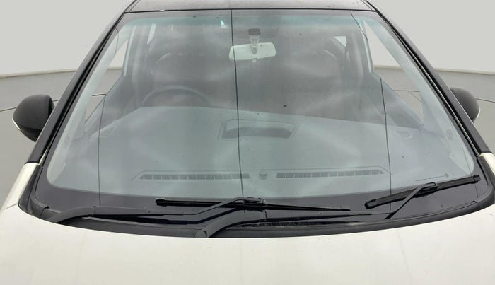 2023 Mahindra MARAZZO M2 8 STR, Diesel, Manual, 53,105 km, Front Windshield