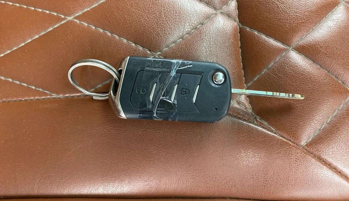 2023 Mahindra MARAZZO M2 8 STR, Diesel, Manual, 53,105 km, Key Close Up