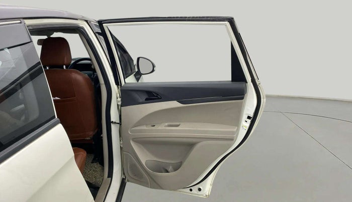 2023 Mahindra MARAZZO M2 8 STR, Diesel, Manual, 53,105 km, RHS Rear Door