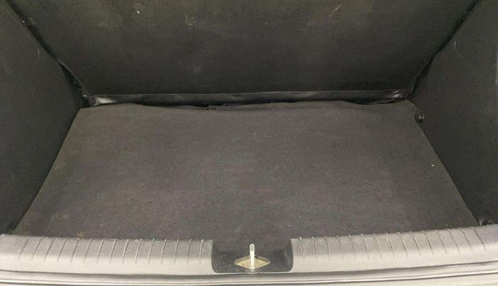 2015 Hyundai Elite i20 MAGNA 1.2, Petrol, Manual, 1,06,044 km, Boot Inside