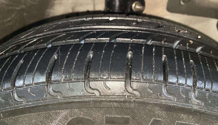 2018 Honda Amaze 1.2L I-VTEC S OPT, CNG, Manual, 99,882 km, Right Front Tyre Tread