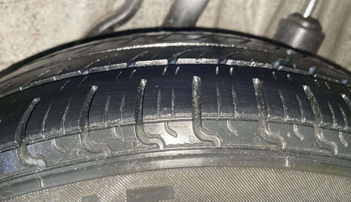 2018 Honda Amaze 1.2L I-VTEC S OPT, CNG, Manual, 99,882 km, Left Rear Tyre Tread