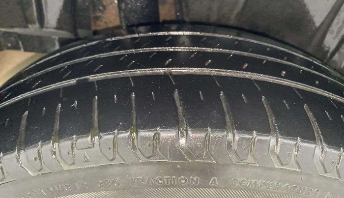 2022 Maruti Ertiga ZXI AT SHVS, Petrol, Automatic, 70,072 km, Right Rear Tyre Tread