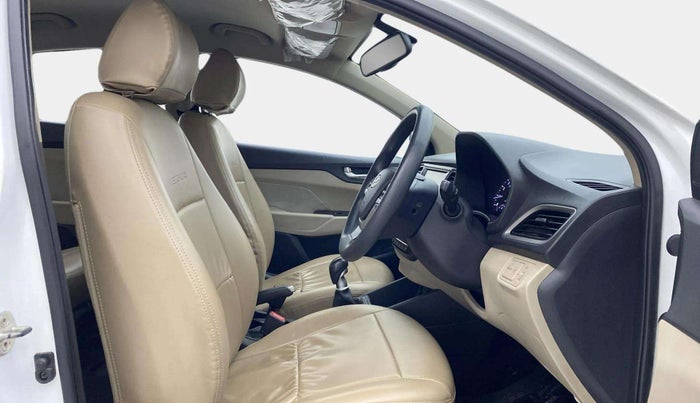 2019 Hyundai Verna 1.6 VTVT SX, Petrol, Manual, 51,040 km, Right Side Front Door Cabin