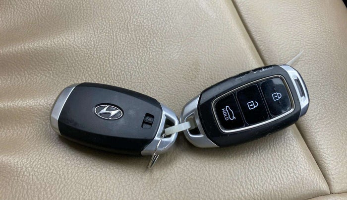 2019 Hyundai Verna 1.6 VTVT SX, Petrol, Manual, 51,040 km, Key Close Up