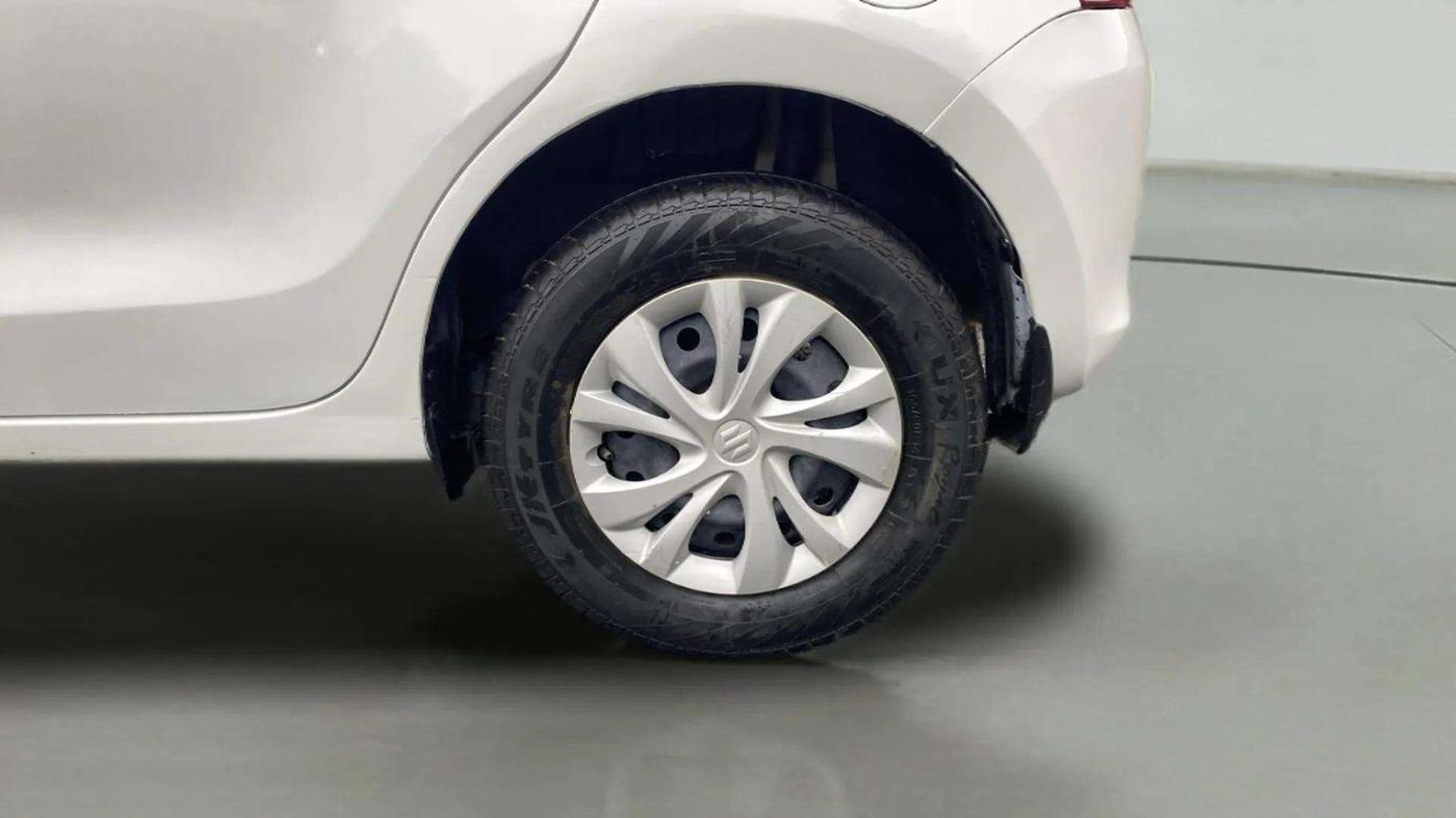 2020 Maruti Swift VXI, Petrol, Manual, 34,385 km, Left Rear Wheel