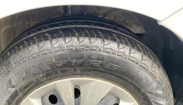 2020 Maruti Swift VXI, Petrol, Manual, 34,385 km, Right Front Tyre Tread