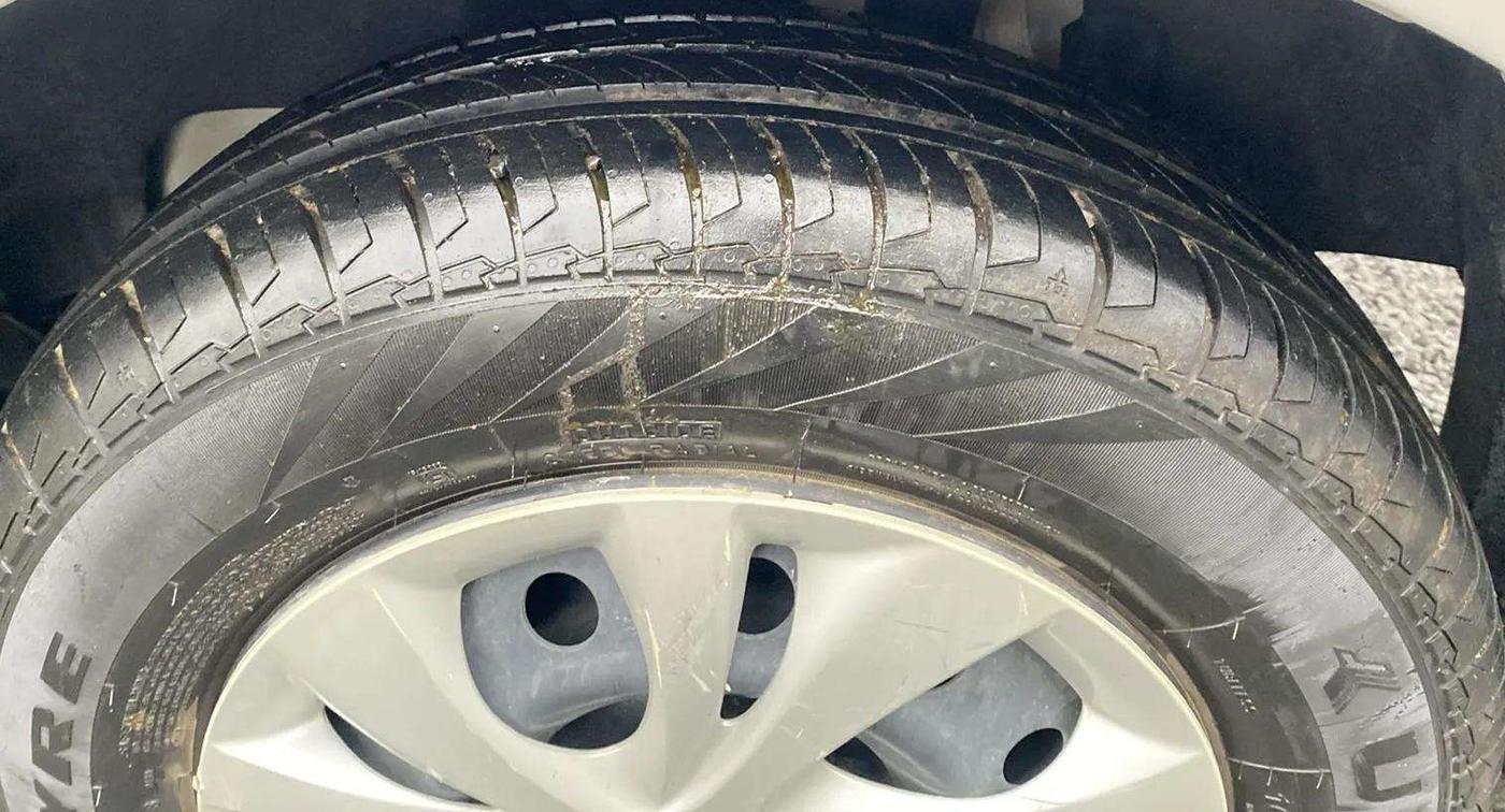 2020 Maruti Swift VXI, Petrol, Manual, 34,385 km, Left Rear Tyre Tread