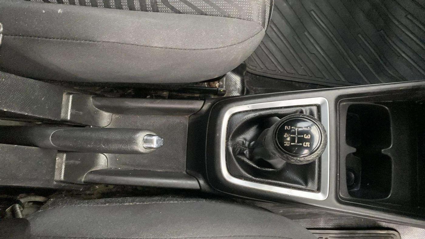 2020 Maruti Swift VXI, Petrol, Manual, 34,385 km, Gear Lever
