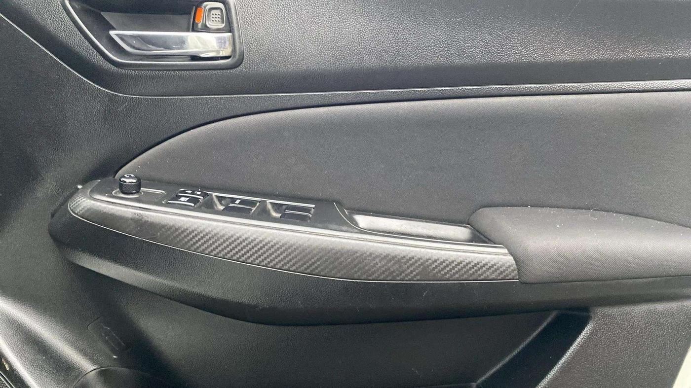 2020 Maruti Swift VXI, Petrol, Manual, 34,385 km, Driver Side Door Panels Control