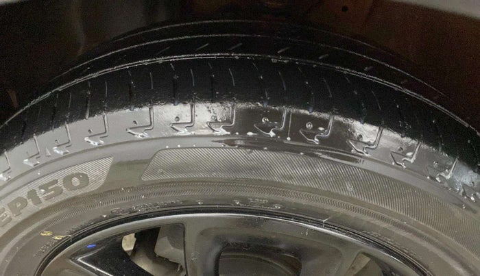 2017 Maruti IGNIS ZETA 1.2 AMT DUAL TONE, Petrol, Automatic, 32,091 km, Left Rear Tyre Tread